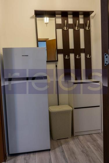 Garsonieră decomandată, mobilată în Titan