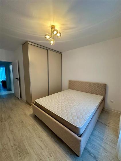Apartament cu 3 camere decomandat, mobilat în Exterior Sud