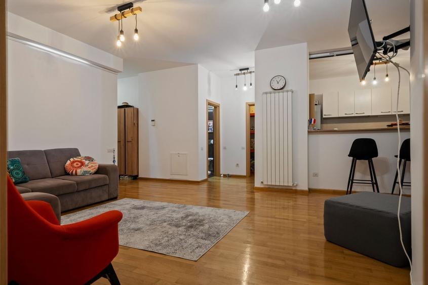 Apartament cu 3 camere semidecomandat, mobilat în Herăstrău