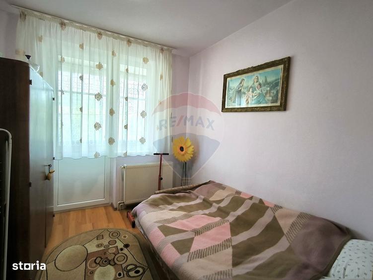 Apartament cu 3 camere decomandat în Vitrometan