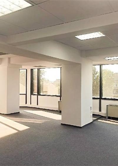 Birou, de 200 mp, în Universitate
