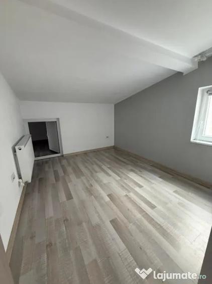 Apartament cu 4 camere decomandat în 1 Mai
