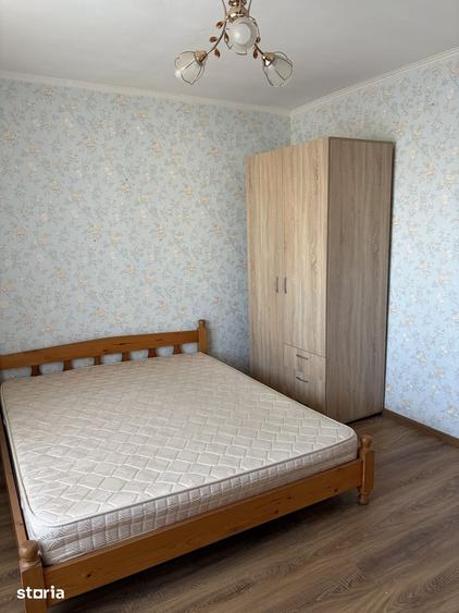 Apartament cu 3 camere decomandat în Giurgiului