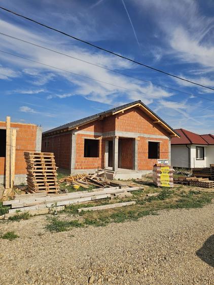 Casă cu 3 camere în Centura
