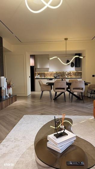 Apartament cu 3 camere semidecomandat în Decebal