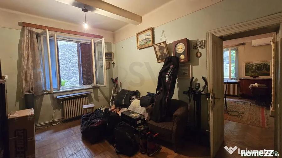Apartament cu 3 camere semidecomandat în Romană