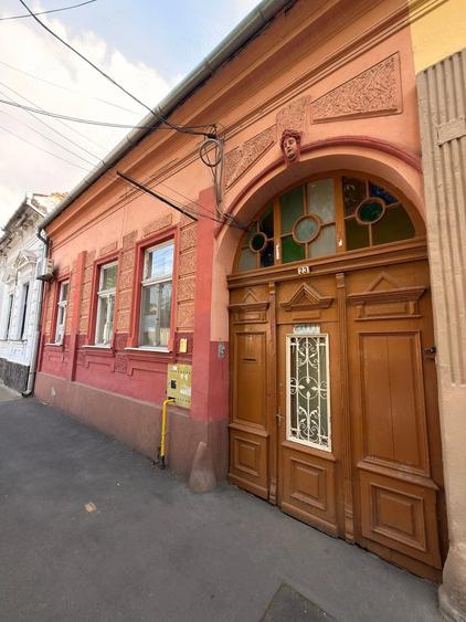 Casă cu 3 camere cu Teren 260 Mp în Central