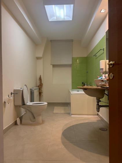Apartament cu 9 camere decomandat, mobilat în Dorobanți