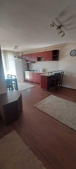 Apartament cu 2 camere semidecomandat în Florești