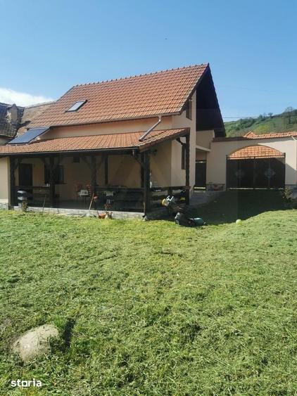 Casă cu 3 camere cu Teren 1400 Mp în Beclean