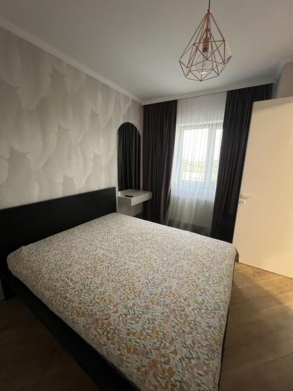 Apartament cu 3 camere semidecomandat în Central