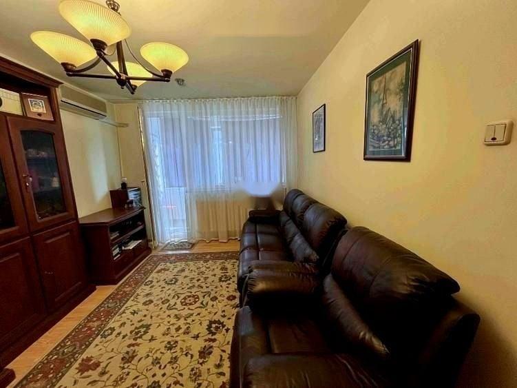 Apartament cu 3 camere decomandat, mobilat în Drumul Taberei