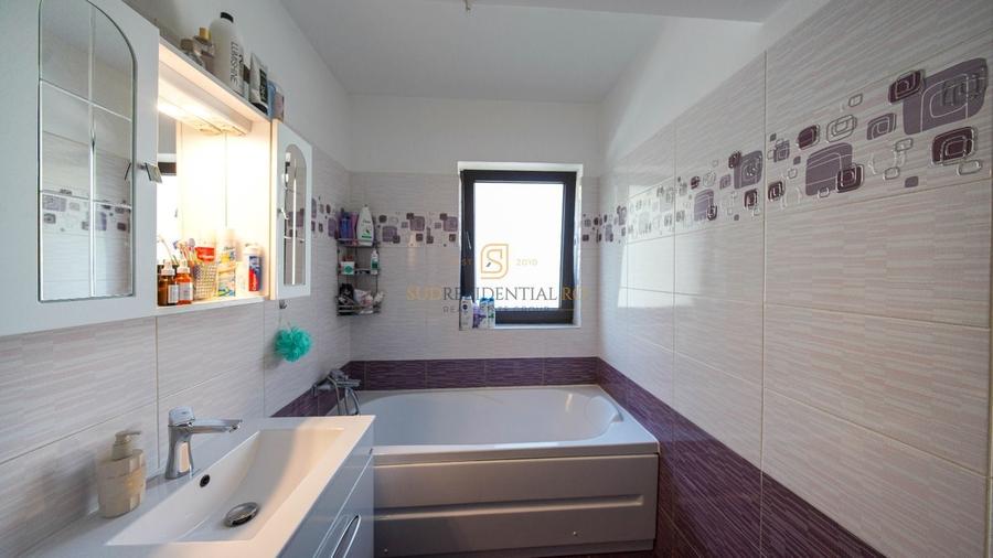 Apartament cu 3 camere decomandat în Metalurgiei