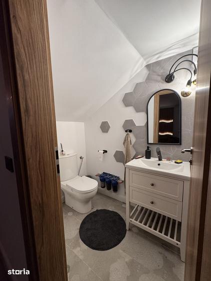 Casă cu 5 camere cu Teren 450 Mp în Central