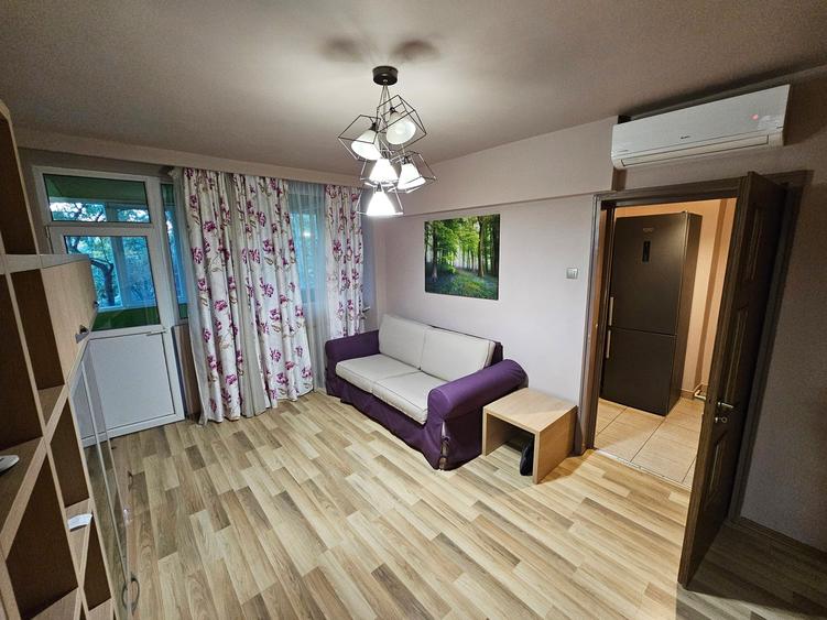Apartament cu 2 camere semidecomandat în Lacul Tei
