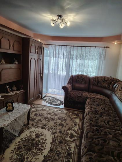 Apartament cu 3 camere decomandat în Drumul Carului