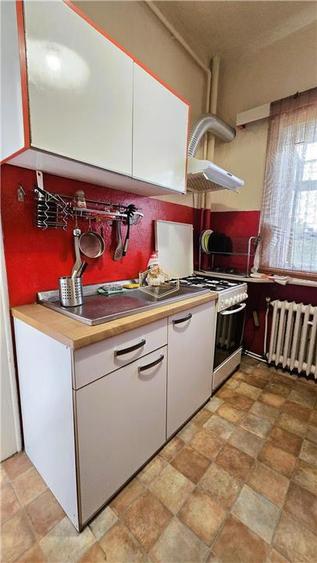 Apartament cu 3 camere decomandat în Central