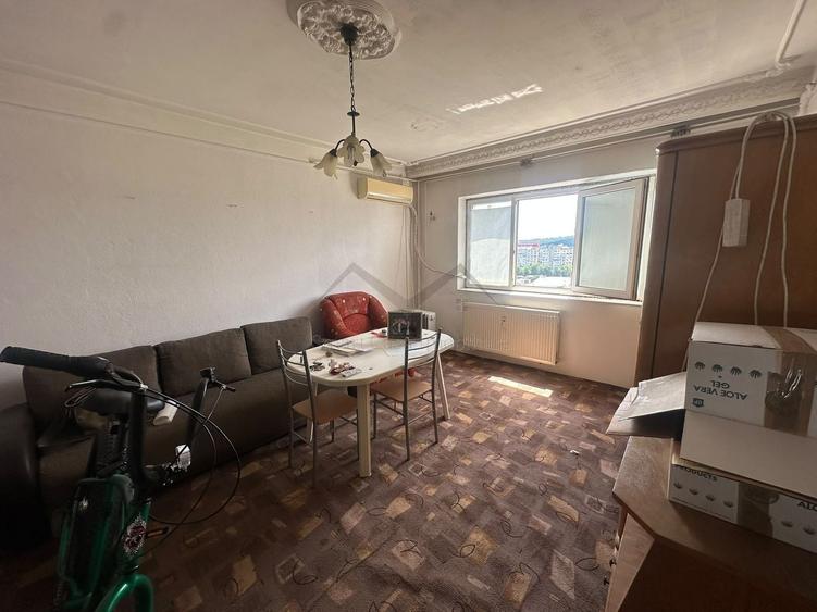Garsonieră decomandată în Canta