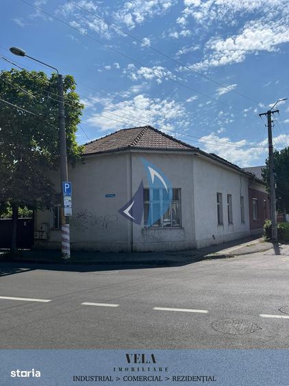 Casă cu 3 camere cu Teren 260 Mp în Semicentral