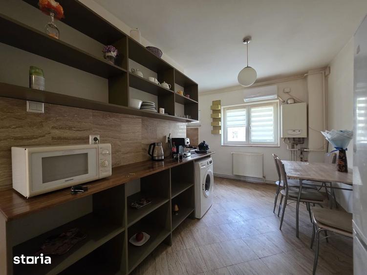 Apartament cu 3 camere în Împăratul Traian