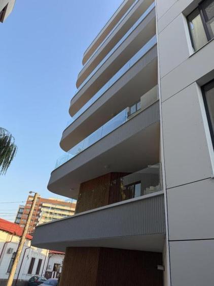 Apartament cu 3 camere, mobilat în Cotroceni