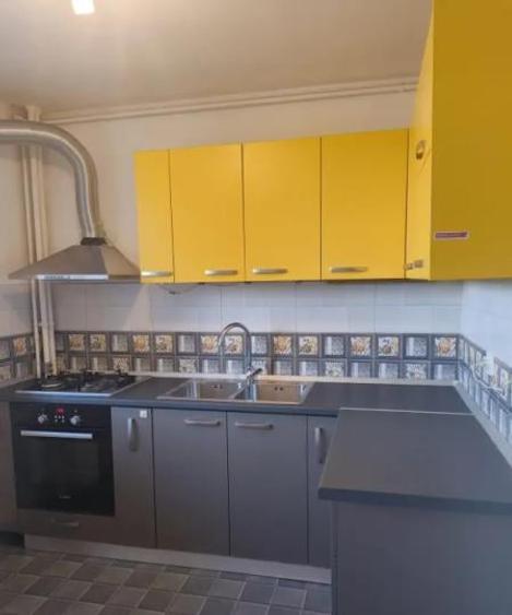 Apartament cu 2 camere semidecomandat în Giurgiului