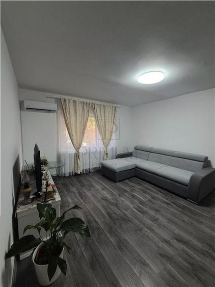 Apartament cu 2 camere semidecomandat, mobilat în Dâmbovița