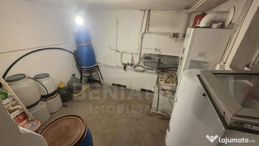Casă cu 7 camere cu Teren 450 Mp în George Enescu