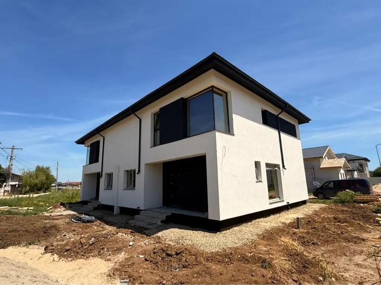 Casă cu 3 camere în Central