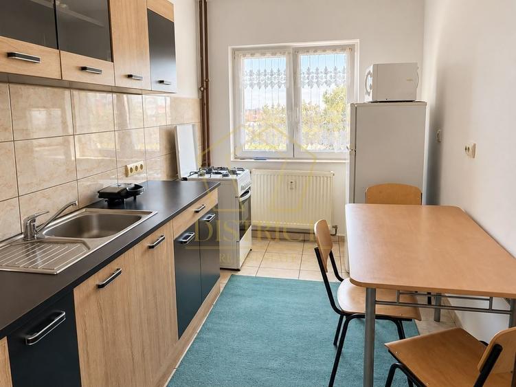 Apartament cu 2 camere semidecomandat în Complex Studențesc