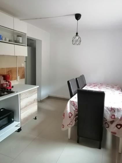 Casă cu 4 camere în Florești
