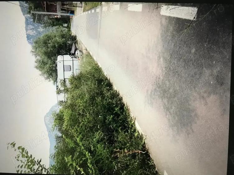 Teren de 3000 mp, în Dubova