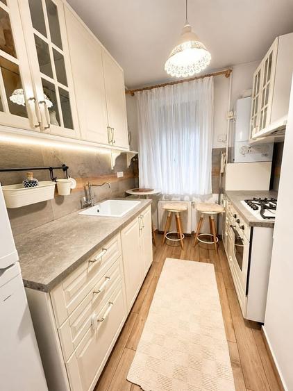 Apartament cu 2 camere, mobilat în P-ța Unirii