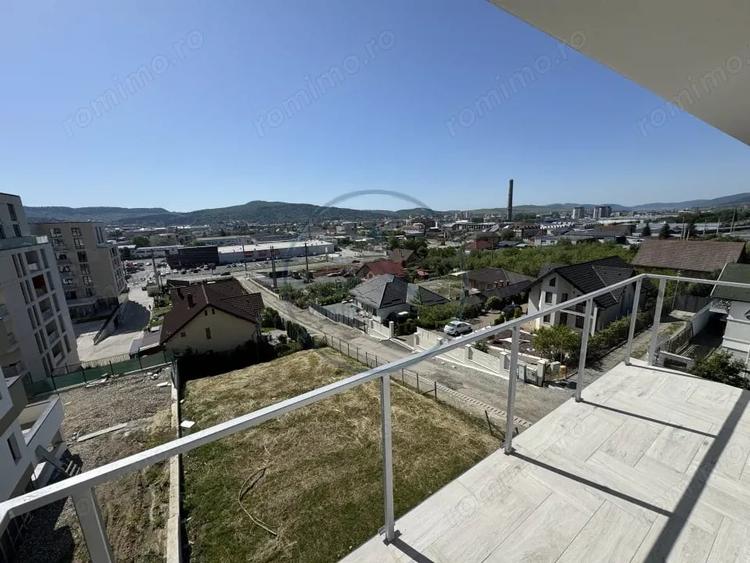 Apartament cu 3 camere decomandat în Cetății