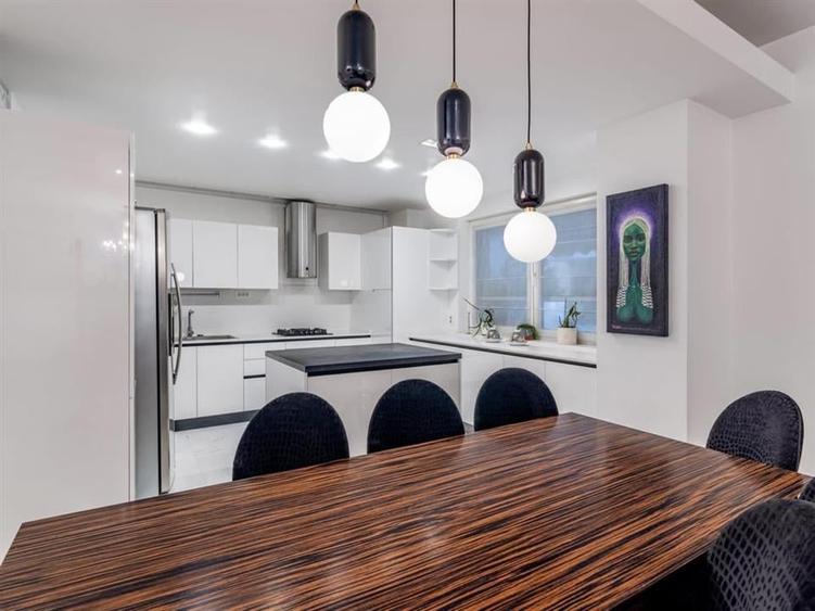 Apartament cu 5 camere decomandat, mobilat în Nordului