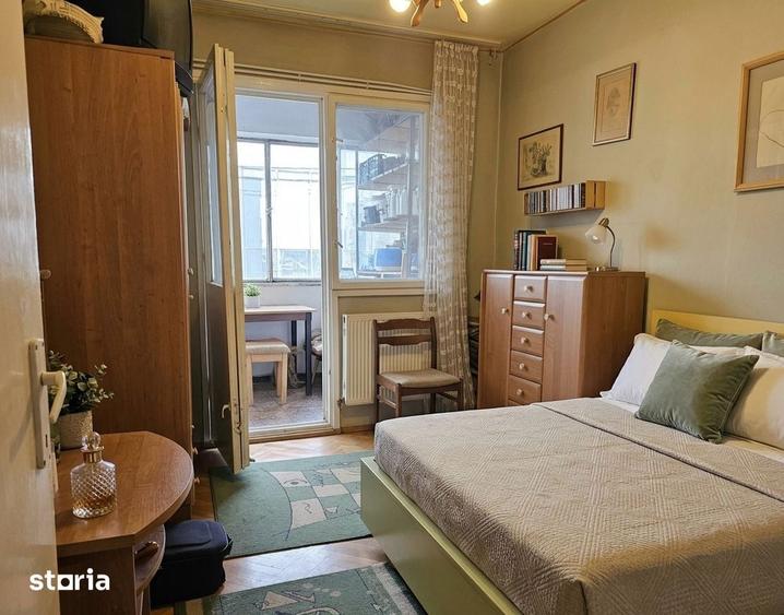 Apartament cu 4 camere decomandat în Podu Roș