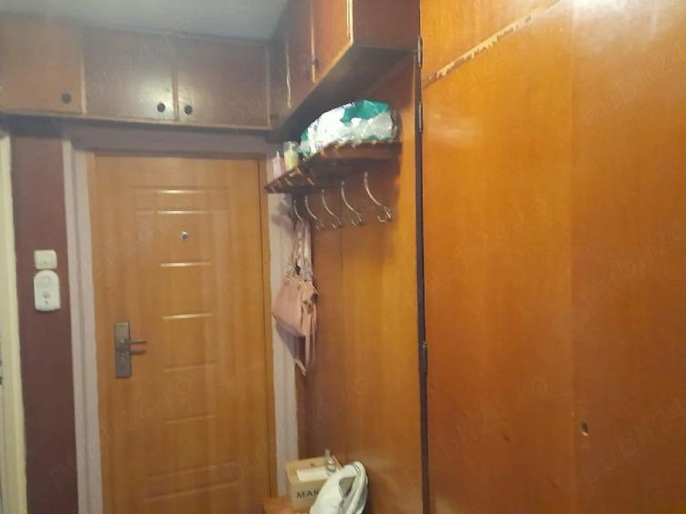 Apartament cu 2 camere nedecomandat în Central