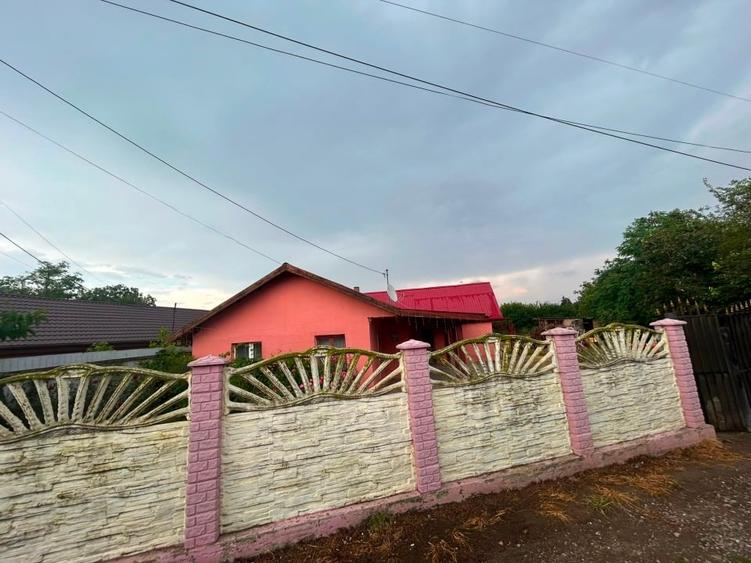 Casă cu 3 camere cu Teren 1000 Mp în Grecii de Jos