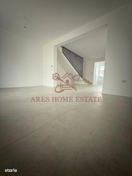 Casă cu 4 camere cu Teren 254 Mp în Remetea Mare