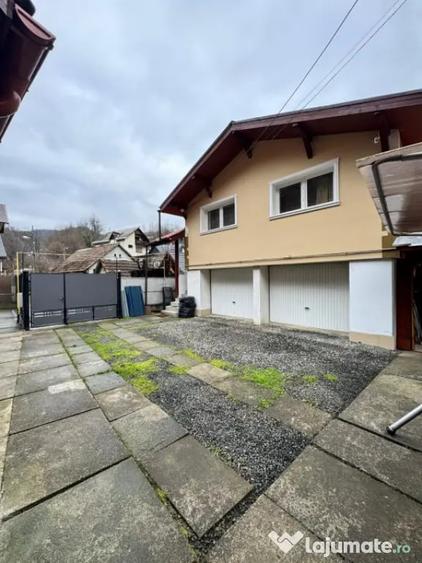 Casă cu 3 camere cu Teren 400 Mp în Valea Roșie