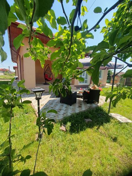 Casă cu 4 camere în Vernești