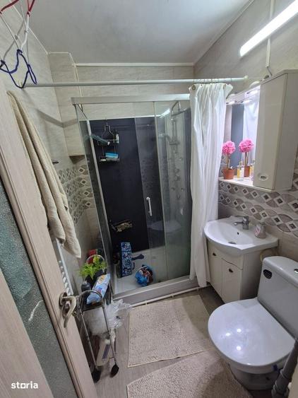 Apartament cu 3 camere semidecomandat în Dacia