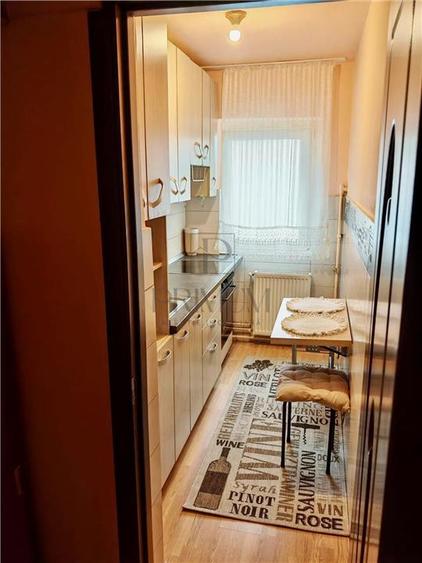 Apartament cu 2 camere semidecomandat, mobilat în Soarelui