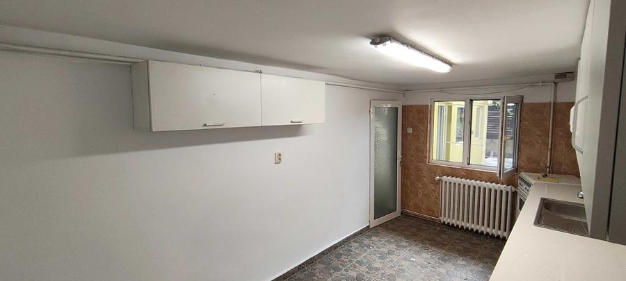 Casă cu 4 camere cu Teren 50 Mp în Republicii