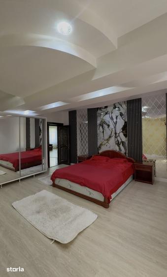 Casă cu 5 camere cu Teren 100 Mp în Domnești