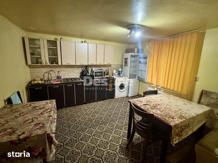 Casă cu 2 camere cu Teren 850 Mp în Central