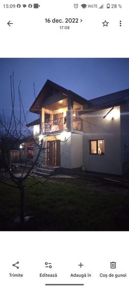 Casă cu 4 camere în Central