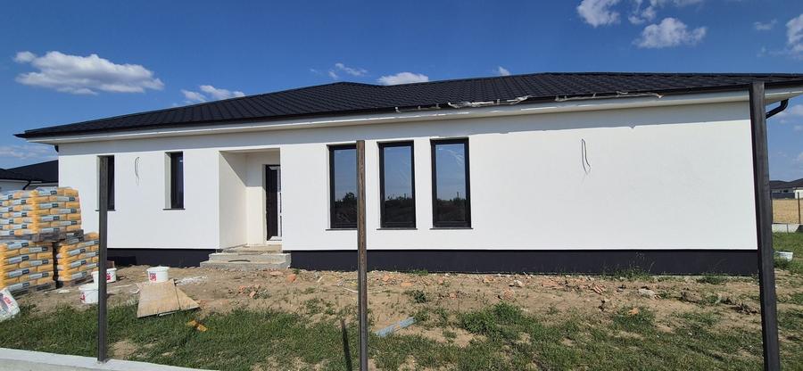 Casă cu 3 camere în Dara