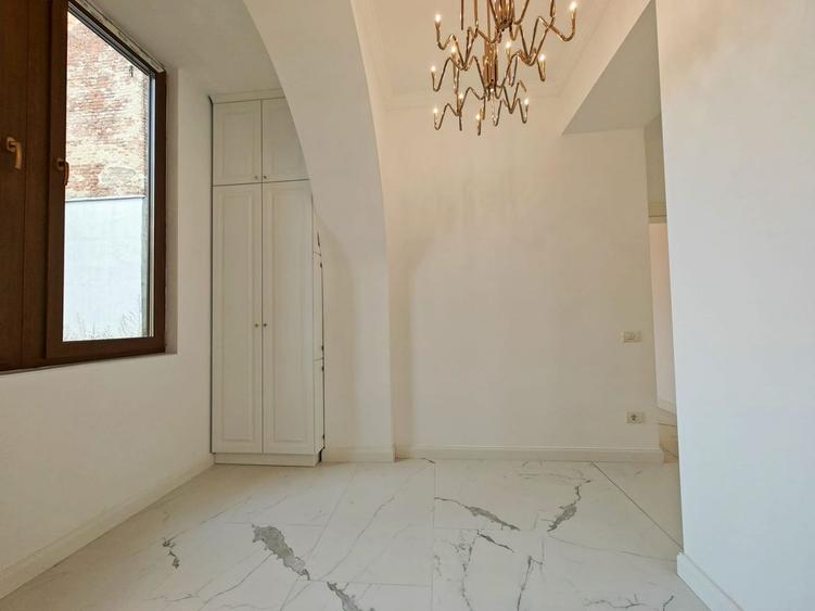 Apartament cu 3 camere, mobilat în Sinaia