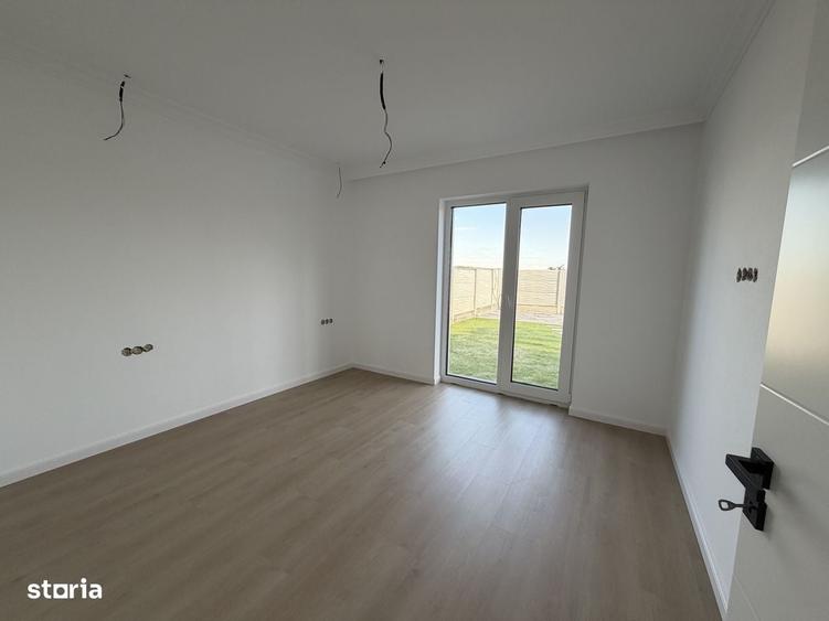 Casă cu 4 camere decomandat în Sud